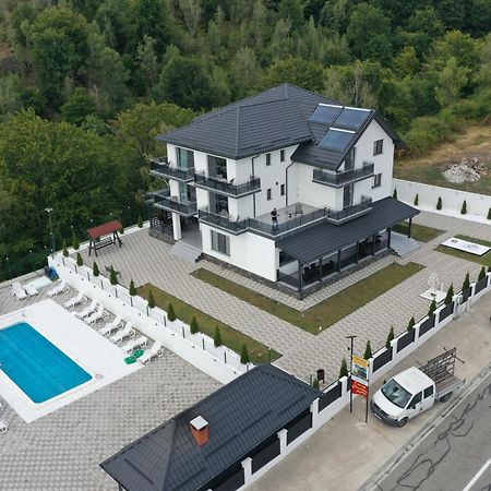 Casa De Vacanta Larisa Novaci-Străini Eksteriør bilde