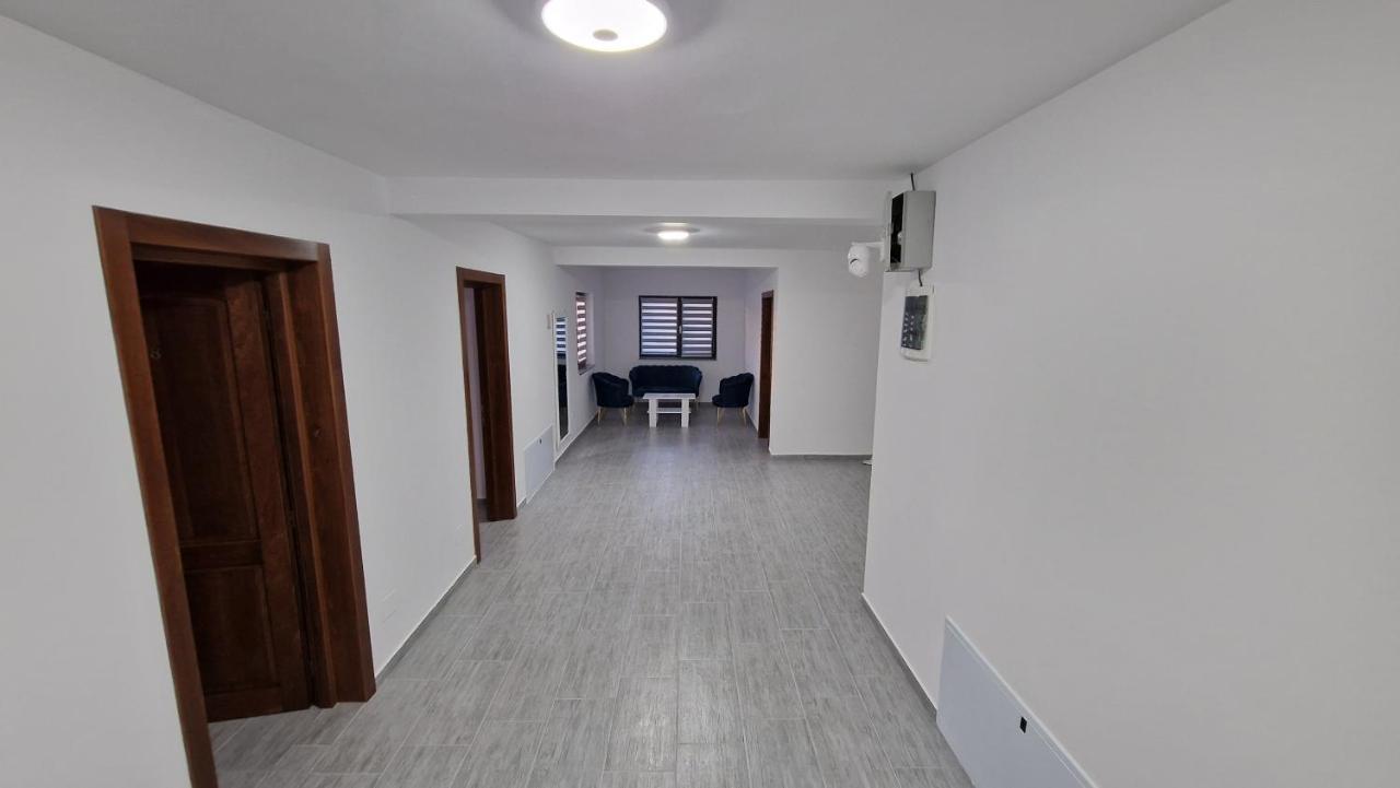 Casa De Vacanta Larisa Novaci-Străini Eksteriør bilde