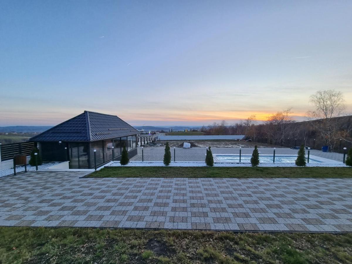 Casa De Vacanta Larisa Novaci-Străini Eksteriør bilde