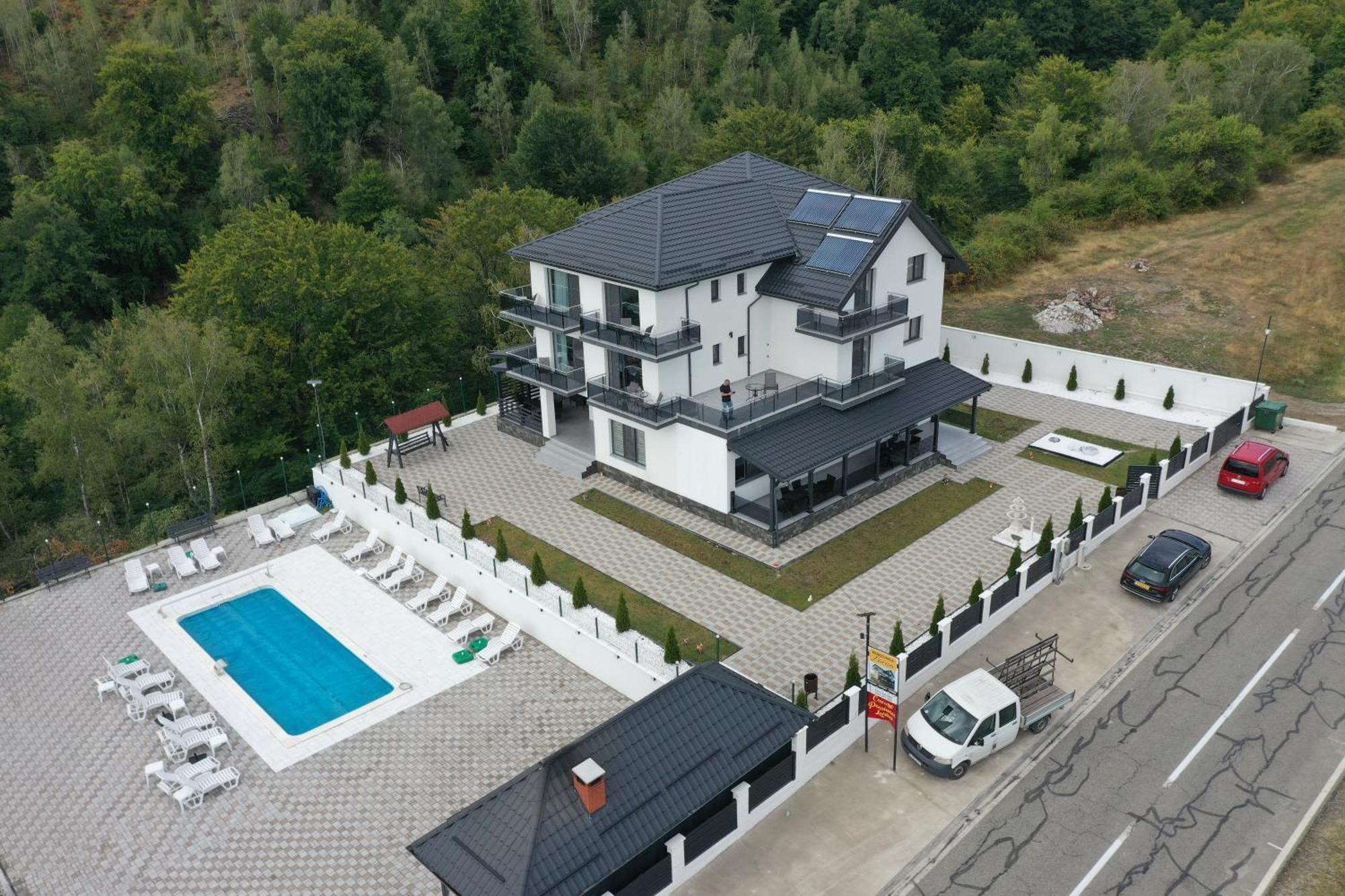 Casa De Vacanta Larisa Novaci-Străini Eksteriør bilde